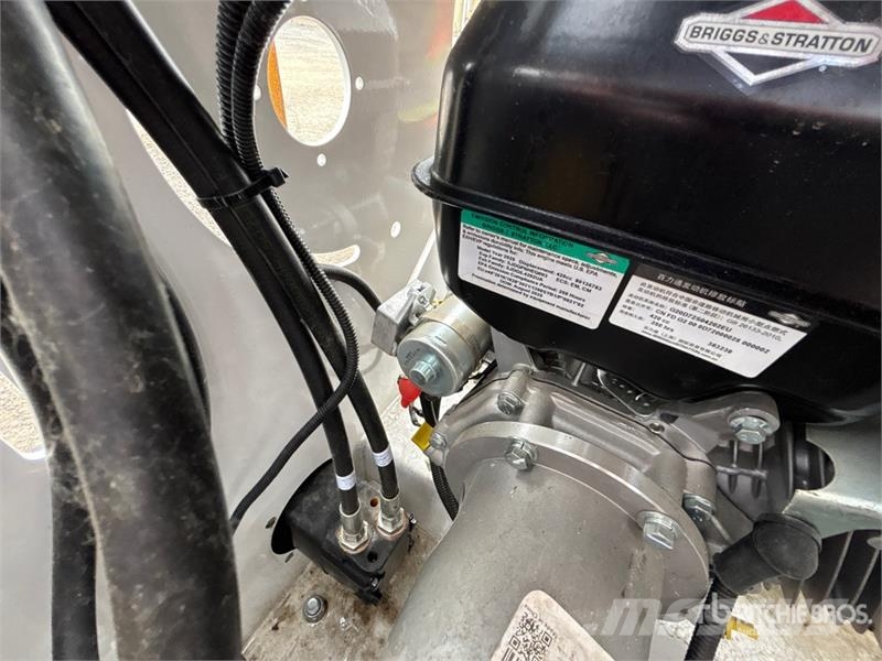 Machpro LP-625 Mini Compact Track Loader لوادر انزلاقية التوجيه