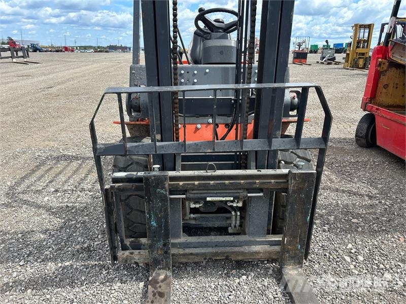 Machpro MP-L35 3000 kg Pneumatic Tire Forklift Muut haarukkatrukit