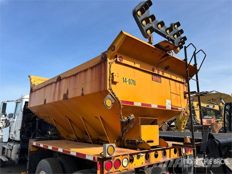 Mack 400 6x4 Snow Plow Truck Plogbilar
