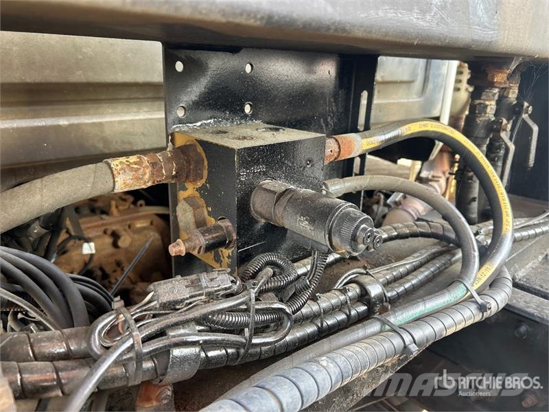 Mack 400 6x4 Snow Plow Truck Plogbilar