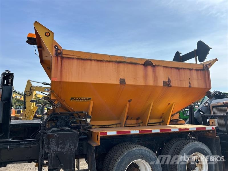 Mack 400 6x4 Snow Plow Truck Plogbilar