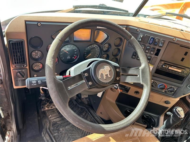 Mack 400 6x4 Snow Plow Truck Plogbilar