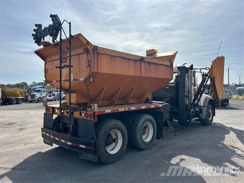 Mack 400 6x4 Snow Plow Truck Plogbilar