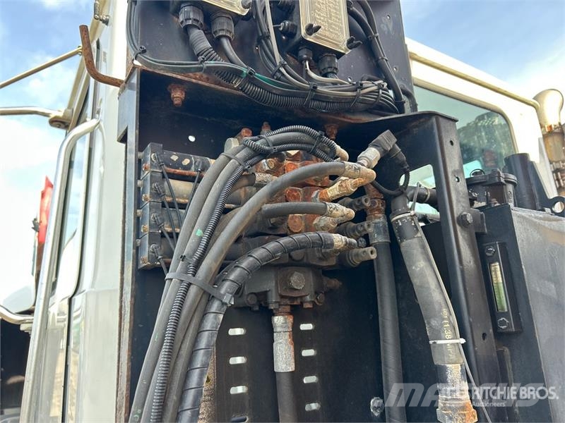 Mack 400 6x4 Snow Plow Truck Plogbilar