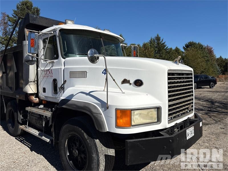 Mack 700 Грузовики-Самосвалы
