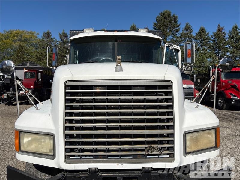 Mack 700 Грузовики-Самосвалы
