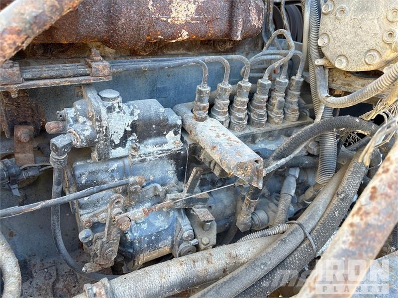 Mack 700 Грузовики-Самосвалы