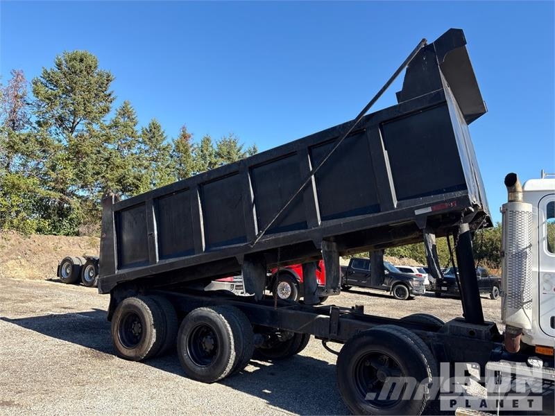 Mack 700 Грузовики-Самосвалы