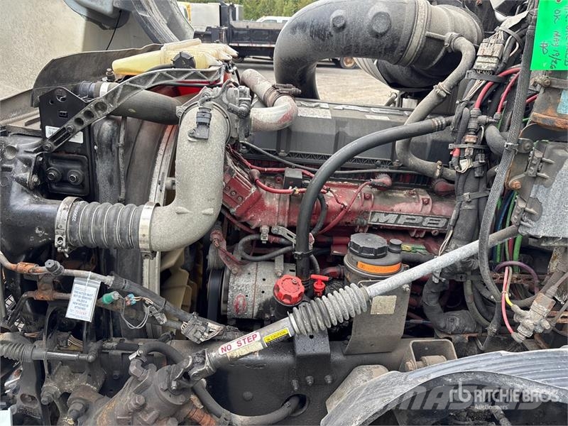 Mack AN64T 6x4 T/A Sleeper Truck Tractor Тягачі