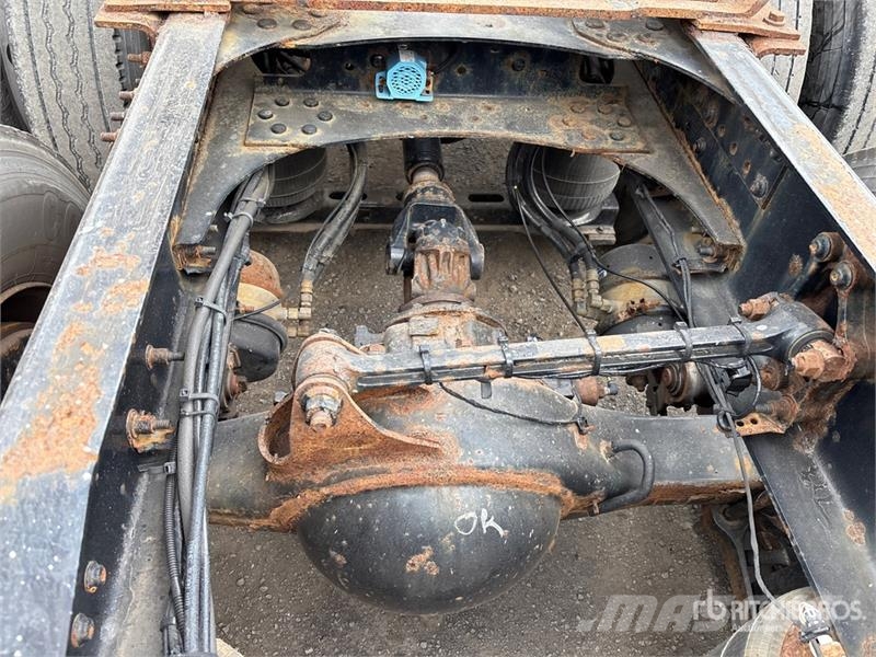 Mack AN64T 6x4 T/A Sleeper Truck Tractor Тягачі