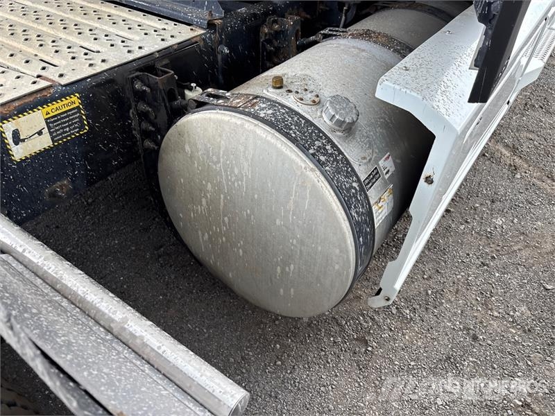 Mack AN64T 6x4 T/A Sleeper Truck Tractor Тягачі