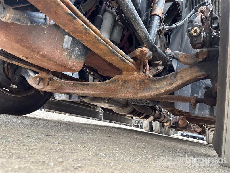 Mack AN64T 6x4 T/A Sleeper Truck Tractor Тягачі