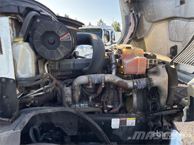 Mack AN64T 6x4 T/A Sleeper Truck Tractor Sadulveokid