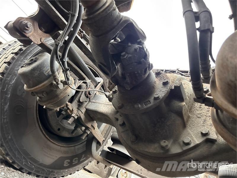 Mack AN64T 6x4 T/A Sleeper Truck Tractor Тягачі