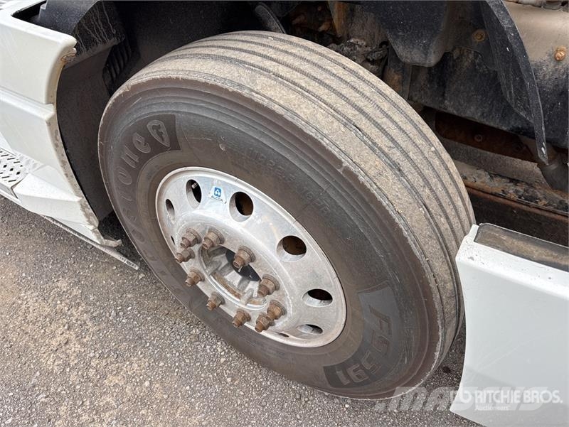 Mack AN64T 6x4 T/A Sleeper Truck Tractor 曳引機組件
