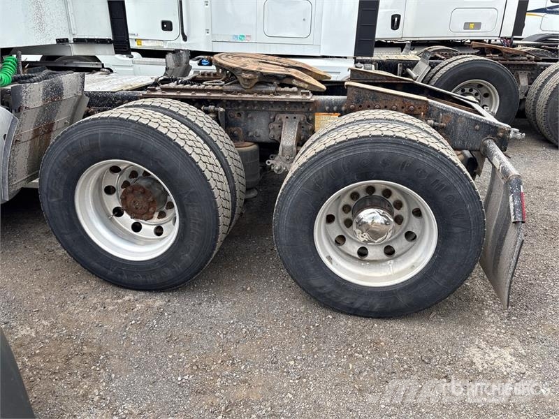 Mack AN64T 6x4 T/A Sleeper Truck Tractor Тягачі