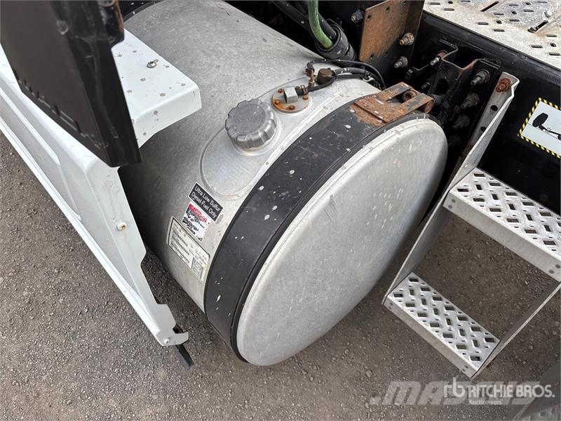 Mack AN64T 6x4 T/A Sleeper Truck Tractor Тягачі