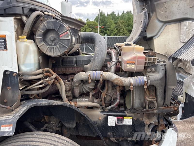 Mack AN64T 6x4 T/A Sleeper Truck Tractor 曳引機組件