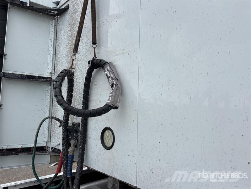 Mack AN64T 6x4 T/A Sleeper Truck Tractor 曳引機組件