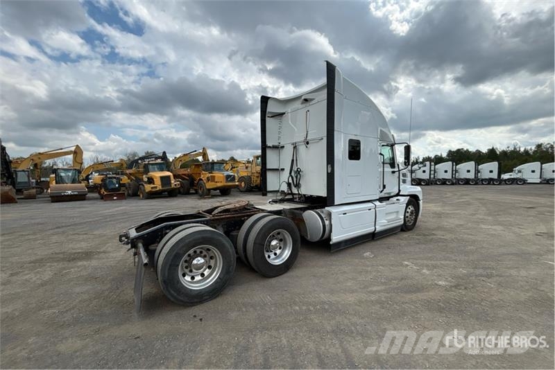 Mack AN64T 6x4 T/A Sleeper Truck Tractor Тягачі