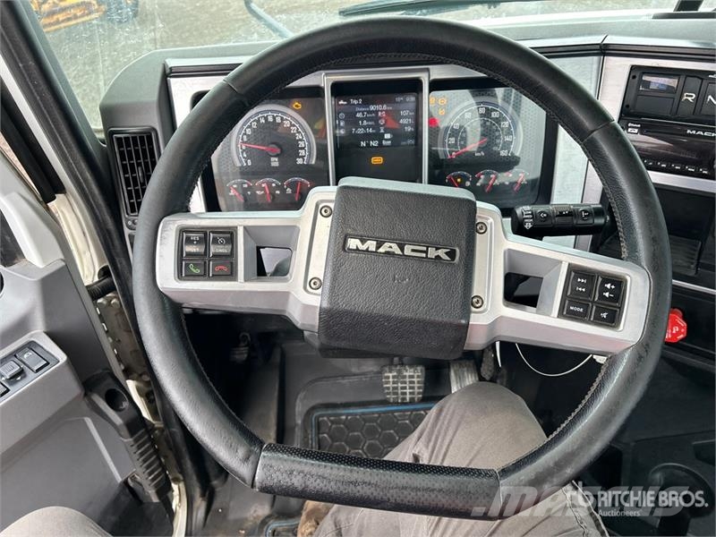 Mack Anthem 6x4 T/A Day Cab Truck Tractor Autotractoare