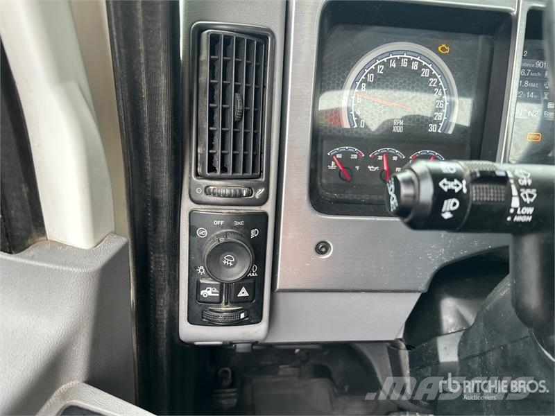 Mack Anthem 6x4 T/A Day Cab Truck Tractor Autotractoare