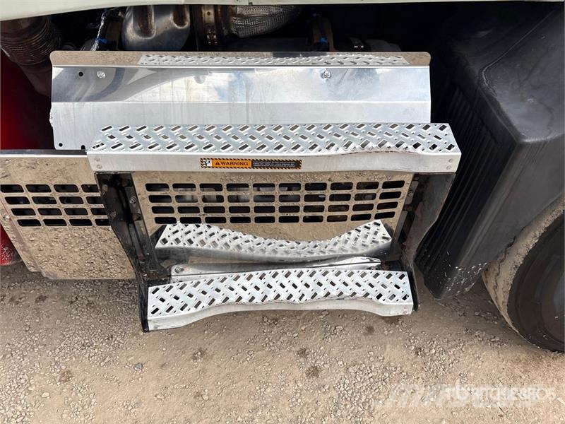 Mack Anthem 6x4 T/A Day Cab Truck Tractor Vilcēji