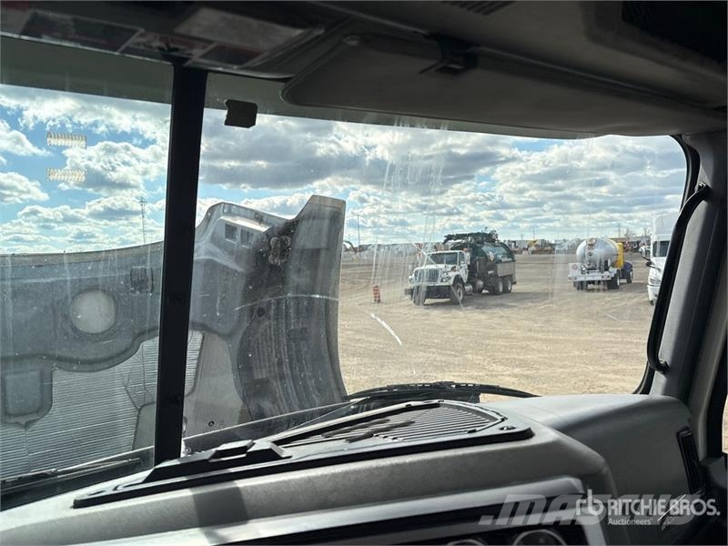 Mack Anthem 6x4 T/A Day Cab Truck Tractor Vilcēji