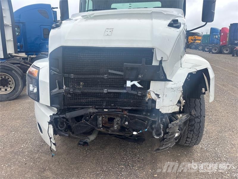 Mack Anthem 6x4 T/A Day Cab Truck Tractor (Inoperable) Truck Tractor Units