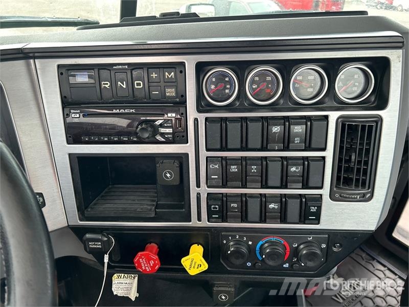 Mack Anthem 6x4 T/A Day Cab Truck Tractor Autotractoare