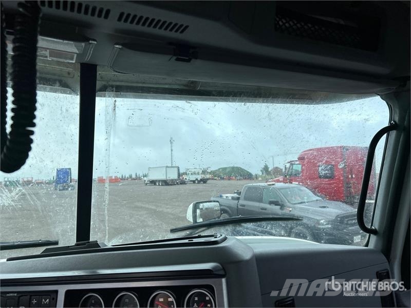 Mack Anthem 6x4 T/A Day Cab Truck Tractor Autotractoare