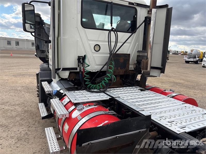 Mack Anthem 6x4 T/A Day Cab Truck Tractor Vilcēji