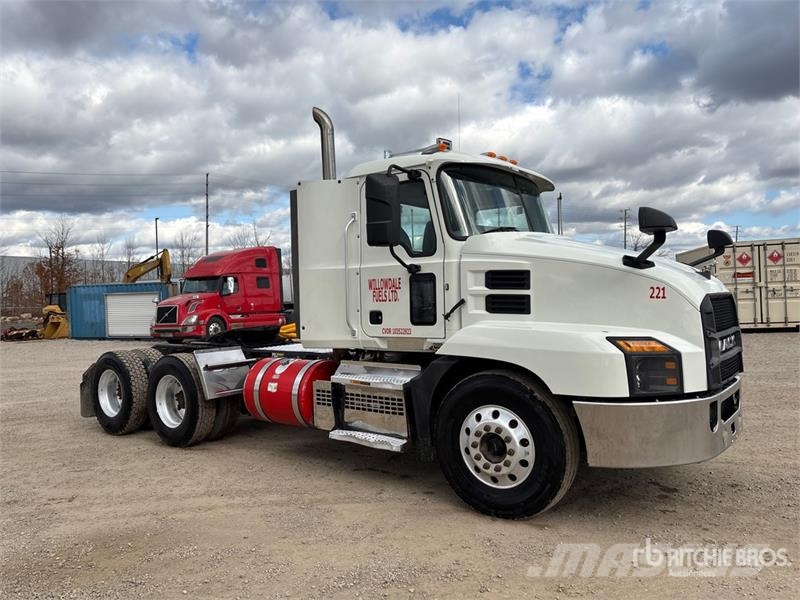 Mack Anthem 6x4 T/A Day Cab Truck Tractor Vilcēji