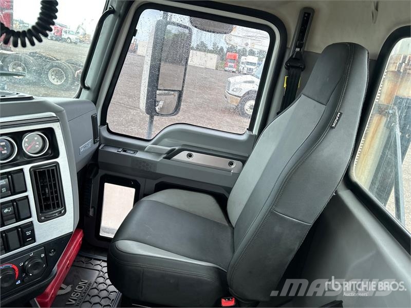 Mack Anthem 6x4 T/A Day Cab Truck Tractor Autotractoare
