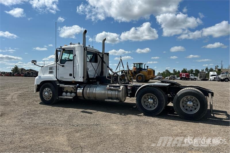 Mack Anthem 6x4 T/A Day Cab Truck Tractor Truck Tractor Units