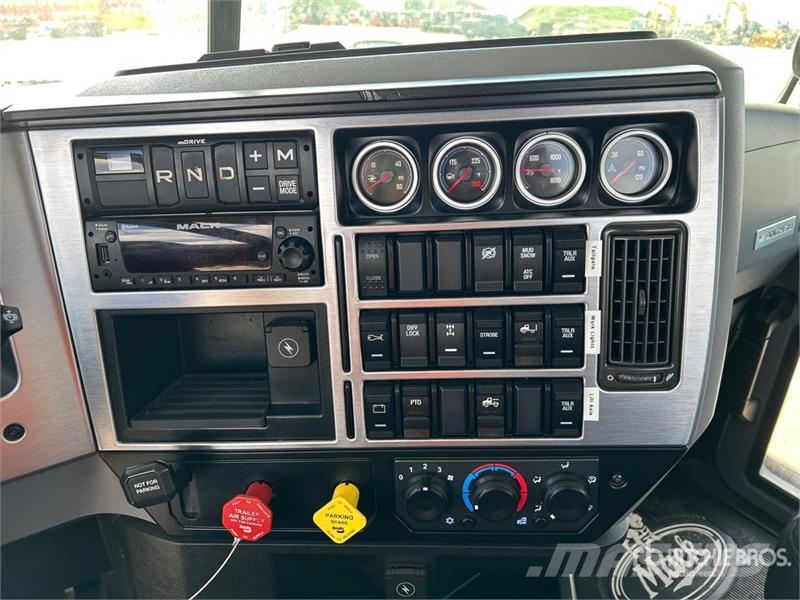 Mack Anthem 6x4 T/A Day Cab Truck Tractor Truck Tractor Units