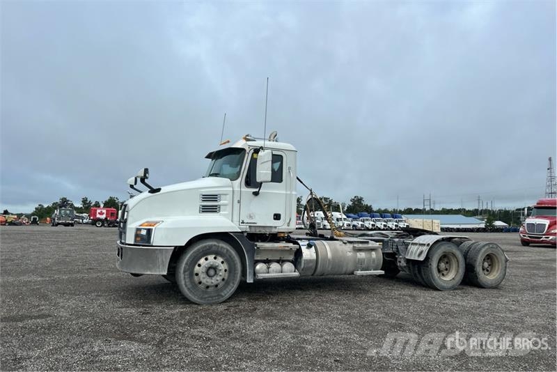 Mack Anthem 6x4 T/A Day Cab Truck Tractor Autotractoare