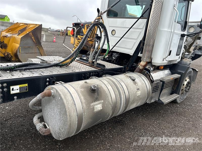 Mack Anthem 6x4 T/A Day Cab Truck Tractor Autotractoare