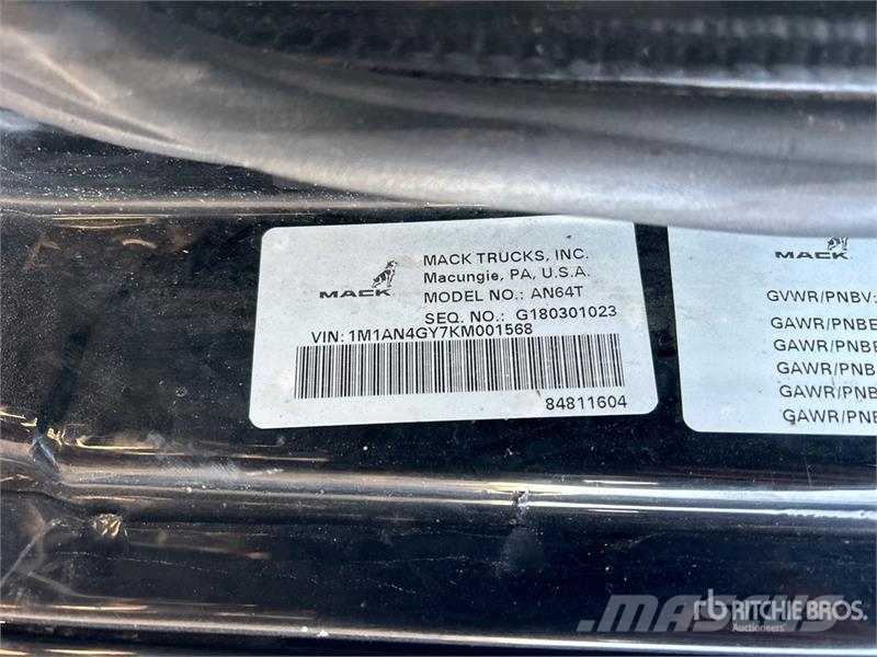 Mack Anthem 6x4 T/A Sleeper Truck Tractor Vilcēji