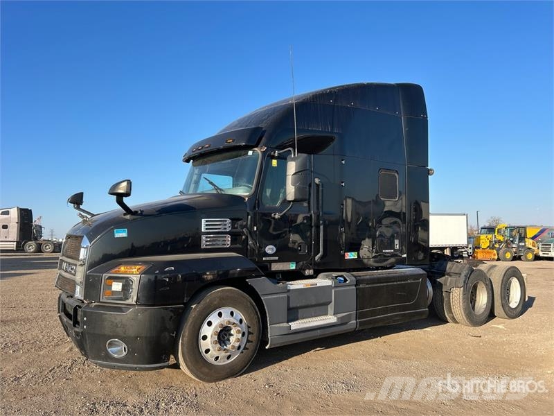 Mack Anthem 6x4 T/A Sleeper Truck Tractor Vilcēji