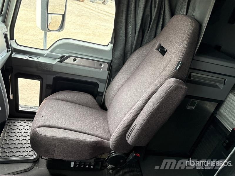 Mack Anthem 6x4 T/A Sleeper Truck Tractor Vlačilci
