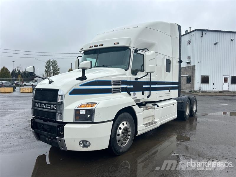Mack Anthem 6x4 T/A Sleeper Truck Tractor Tractor Units