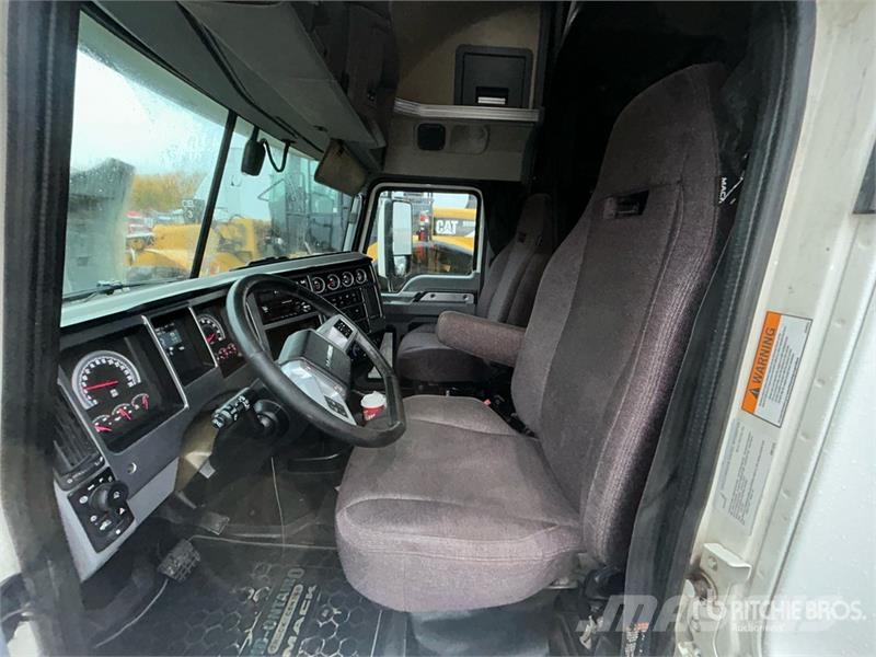Mack Anthem 6x4 T/A Sleeper Truck Tractor Tractor Units