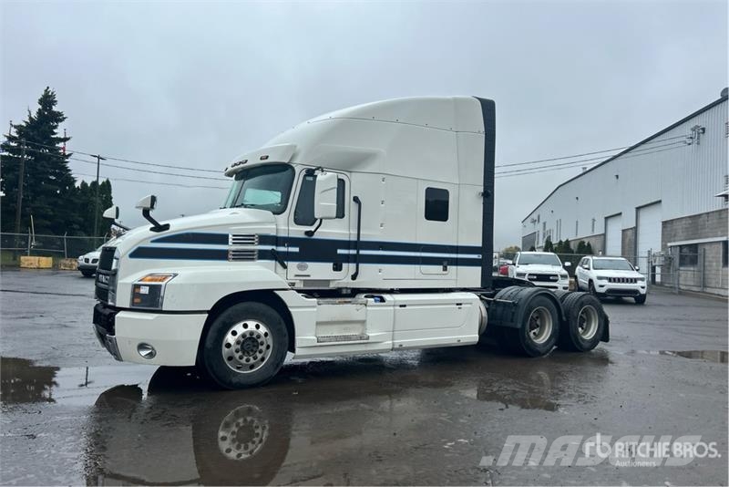 Mack Anthem 6x4 T/A Sleeper Truck Tractor Tractor Units