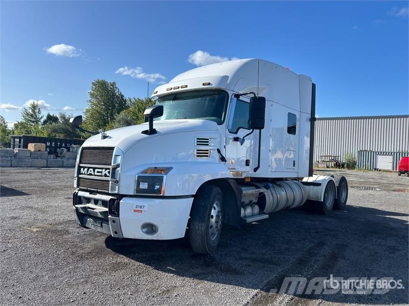 Mack Anthem 6x4 T/A Sleeper Truck Tractor (Inoperable) Naudoti vilkikai