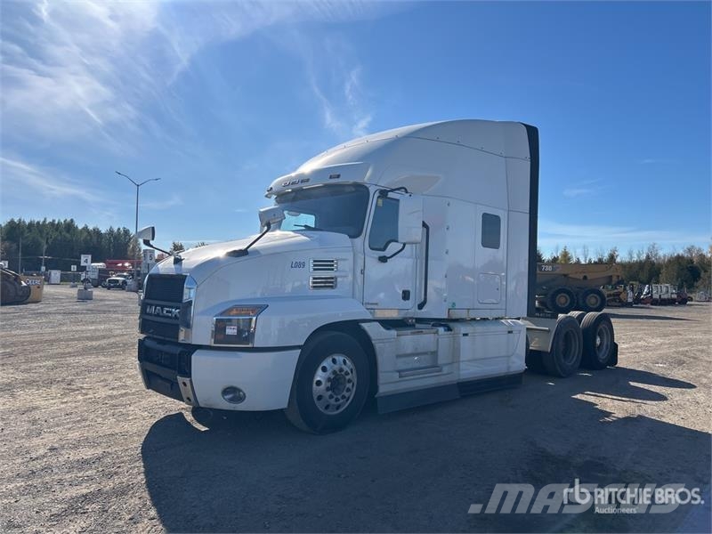 Mack Anthem 6x4 T/A Sleeper Truck Tractor (Inoperable) Trekkvogner