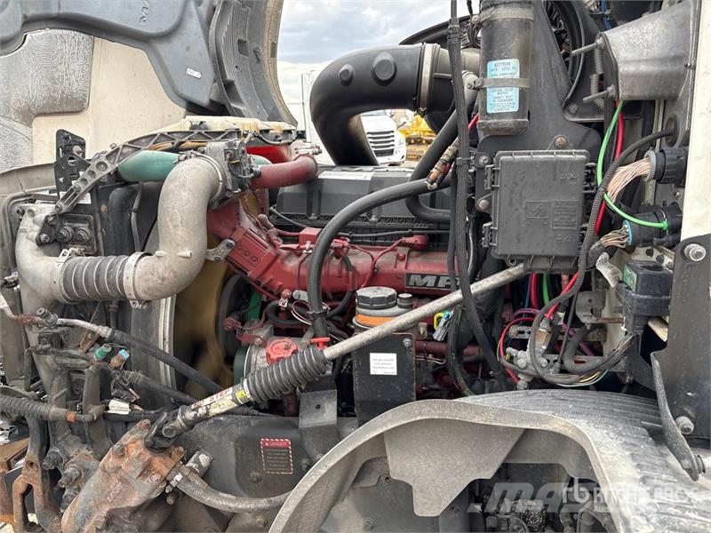 Mack Anthem 6x4 T/A Sleeper Truck Tractor Vlačilci