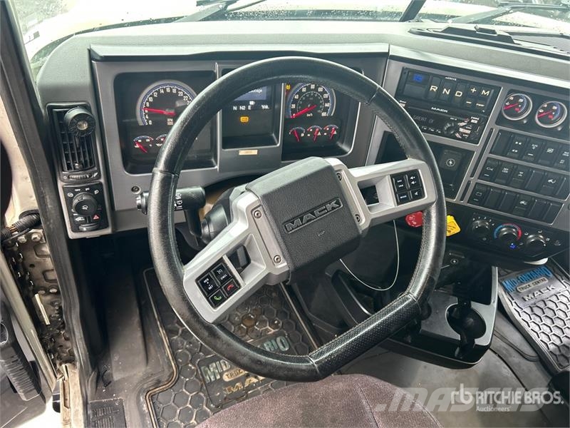 Mack Anthem 6x4 T/A Sleeper Truck Tractor Tractor Units