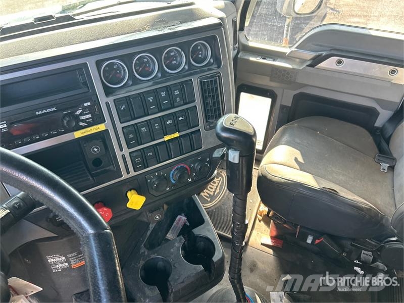 Mack Anthem 6x4 T/A Sleeper Truck Tractor (Inoperable) Naudoti vilkikai