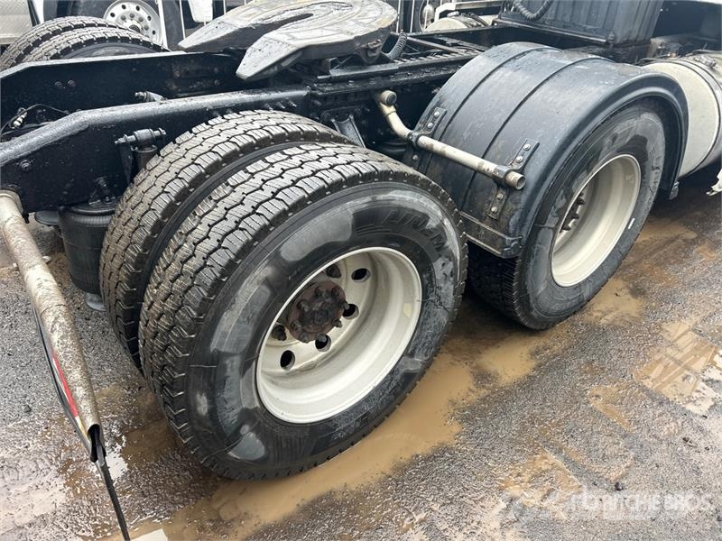 Mack Anthem 6x4 T/A Sleeper Truck Tractor Tractor Units
